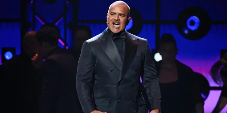 ‘Hamilton’s’ Christopher Jackson Flubs Up National Anthem Prior To New York Mets’ Opening Day
