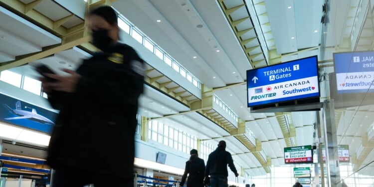 ‘Strong Odor’ Causes All Flights To Stop At 3 Major Airports Near DC