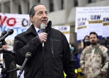 More Democrats, fewer Republicans, to address college graduates as anti-Trump tensions grow