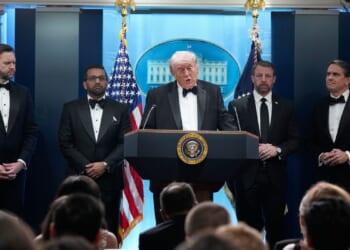 Trump strikes conciliatory tone with press after WHCA shooting incident