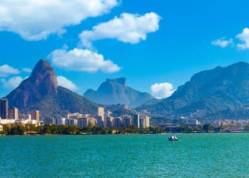 200 Tourists Trapped on Rio Mountaintop as Police Hunt for Gang Leader [WATCH]