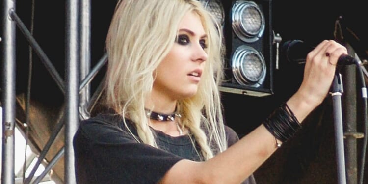 AC/DC Tour Turns Scary as Taylor Momsen Hospitalized After a Spider Bite [WATCH]