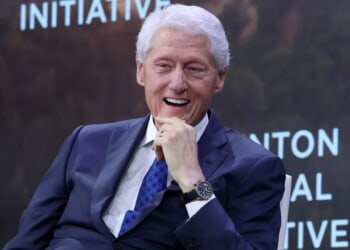 Cowboys’ Pre-Draft Press Conference Crashed By Bill Clinton As Jerry Jones Almost Falls Off Stage