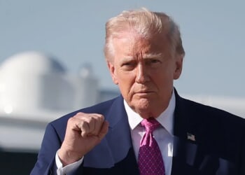Democrats Hold Advantage On Economy For First Time Since 2010, Poll Finds