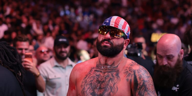 Derrick Lewis Gets White House Card Call After Trump Pushes UFC to Make Match