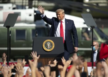 Donald Trump Signs College Sports Order That Could Reshape NIL, Transfers, and Eligibility Across the NCAA