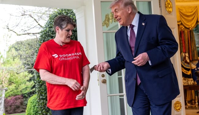 DoorDash Grandma Delivers No-Tax-on-Tips Message – Twitchy