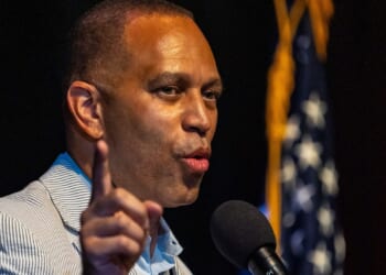 Hakeem Jeffries Comes Unglued After Karoline Leavitt Exposed Democrats with Their Own Words [WATCH]