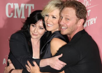 Jennie Garth Recalls “Bad Vibes” Working With Dan Schneider on a WB Sitcom [WATCH]