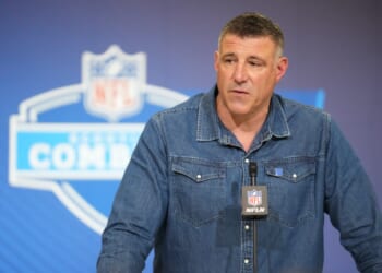 Patriots Rumor Mill Swirls Around Mike Vrabel Future, Mike Tomlin Emerges in Contingency Talk