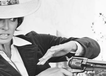 ROOKE: Defeating The Hoard Of Invaders