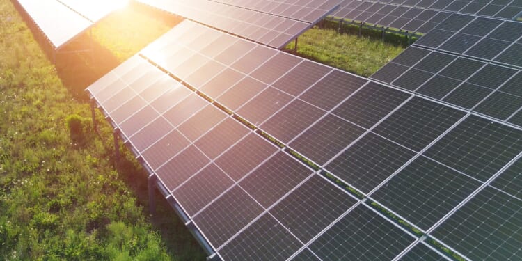 Red States Quietly Lead America’s Clean Energy Boom