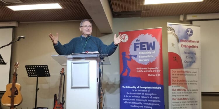 Roger Carswell tells conference that evangelists are an ‘endangered species’