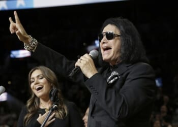 SHOUT IT! Gene Simmons Taking on HORDE of Angry, Mouth-Breathing, Anti-American Trolls Is GLORIOUS – Twitchy