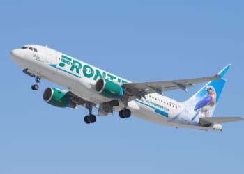 Three Women Yanked Off Plane, Arrested at Miami International Airport [WATCH]