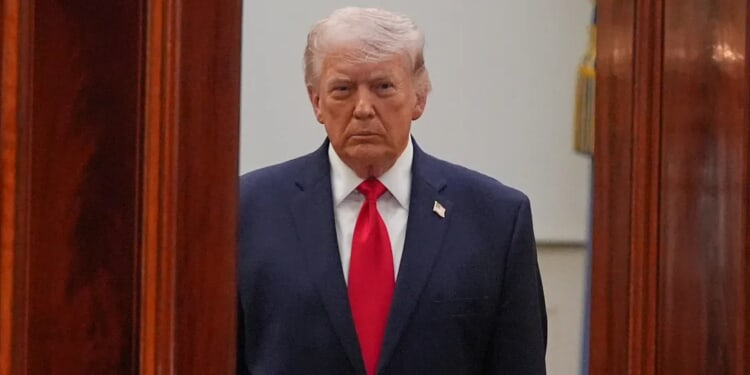 Trump Gives Strict Deadline To Reopen Strait Of Hormuz