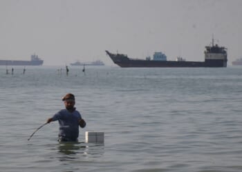 U.S. warns shipping firms over paying Iran to transit the Strait of Hormuz
