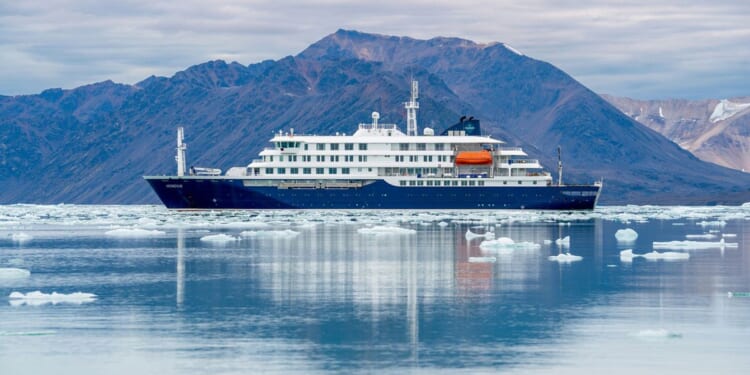A cruise ship is waiting for help after a suspected outbreak of rare hantavirus onboard killed 3