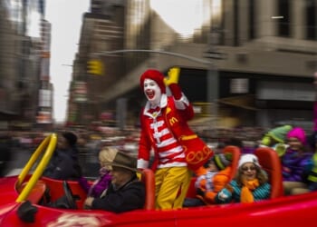 Famous Fast-Food Mascot Unleashes a McFlurry of Patriotism at Minor League Baseball Game – Twitchy