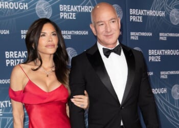 Chaos Erupts at Met Gala 2026 as Anti-Jeff Bezos Protester Crashes Red Carpet [WATCH]