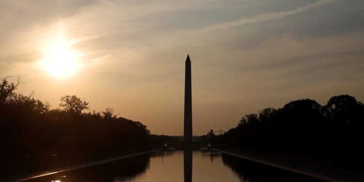 Feds Investigating ‘8647’ Graffiti On Lincoln Memorial Reflecting Pool