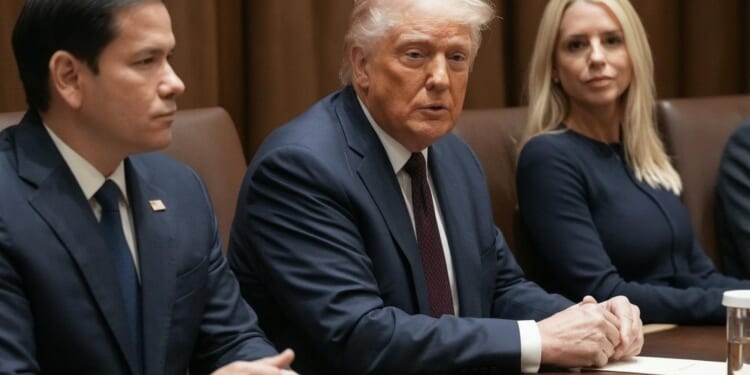 Florida Man Charged After Allegedly Threatening to Assassinate Trump, Marco Rubio, and Pam Bondi Online [WATCH]