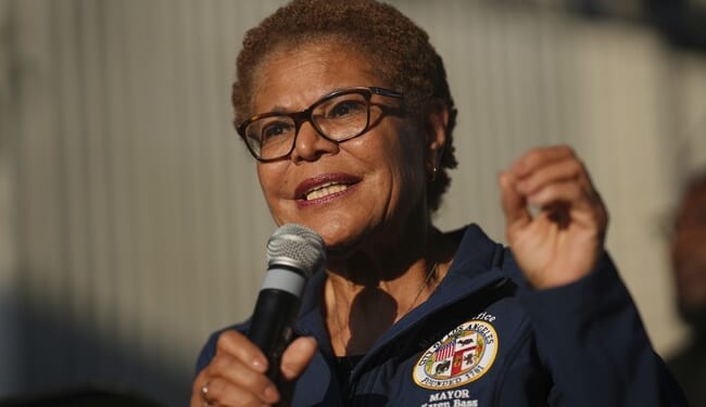 LA Mayor Karen Bass Wastes $250K on Anti-ICE Virtue Signal ... Useless Taxpayer-Funded ‘Screw ICE’ Stunt – Twitchy
