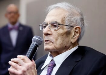 Liberal Icon And Former Congressman Warns Democrats From Deathbed Against Moving Too Far Left