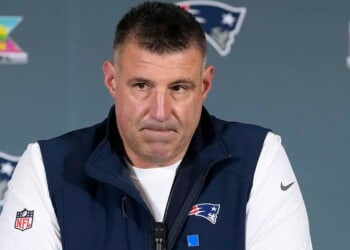 Mike Vrabel, Dianna Russini Allegedly Rented Private Boat Together While She Was Pregnant: REPORT